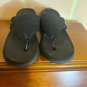 Woman's Skechers Performance Go Walk Arch Fit Sandals Black Sz 8